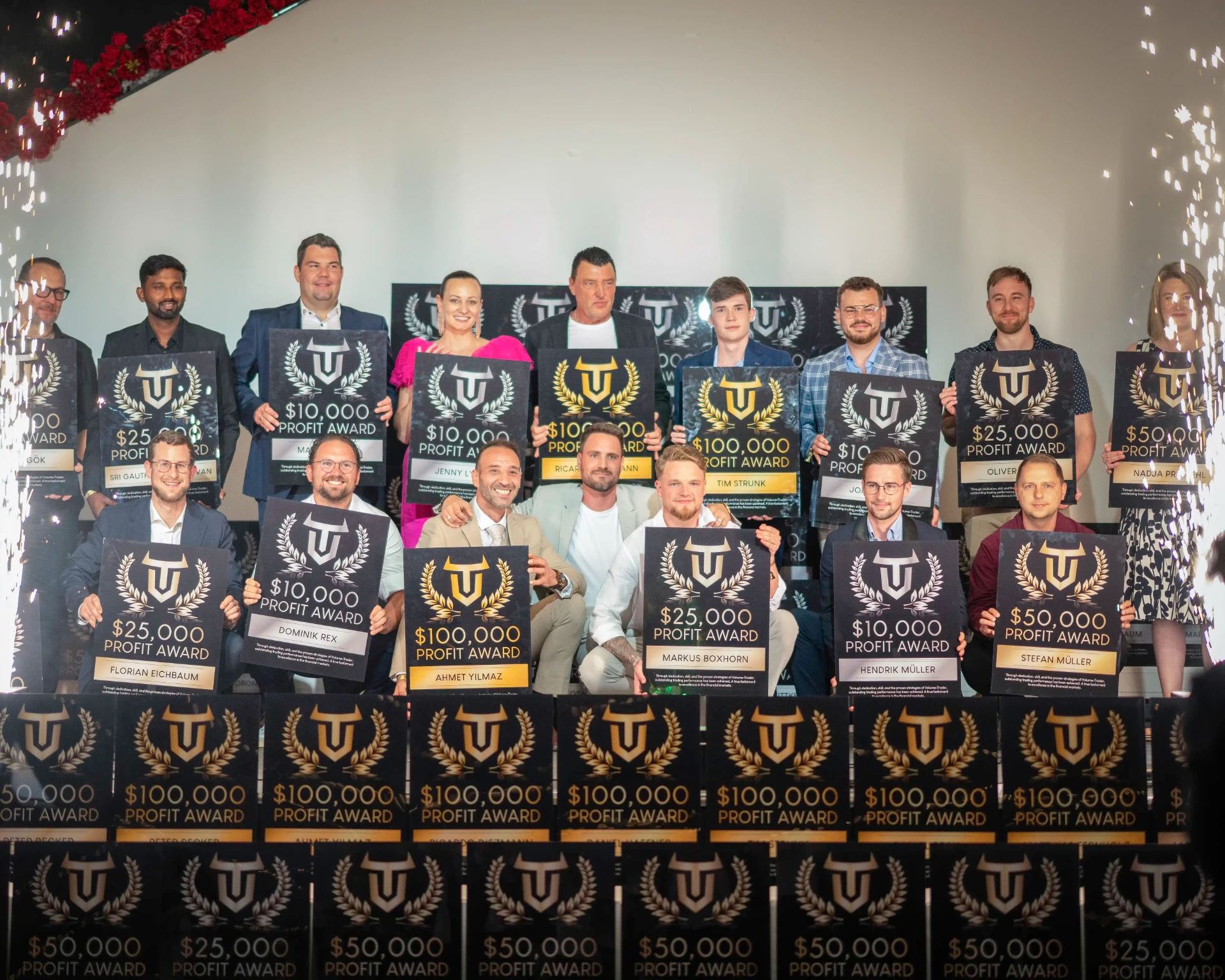 Marcus Schulz mit der Volume-Trader Community bei der Gala